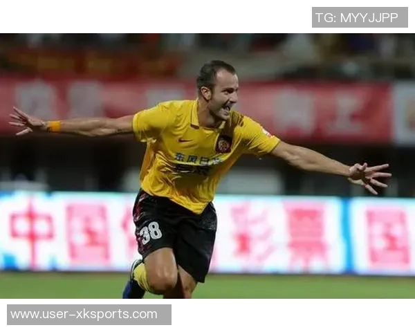 吉拉迪诺重返圣西罗感慨万千与米兰的特别缘分令人动容 吉拉迪诺重返圣西罗感慨万千与米兰的特别缘分令人动容