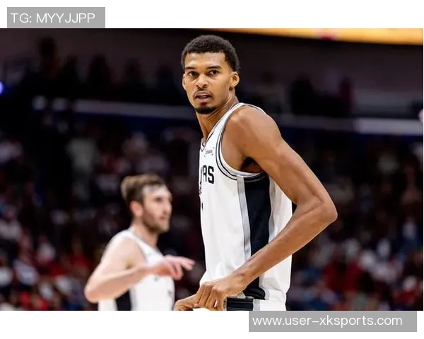 武切维奇谈文班的三分球能力让防守者感到无能为力 武切维奇谈文班的三分球能力让防守者感到无能为力